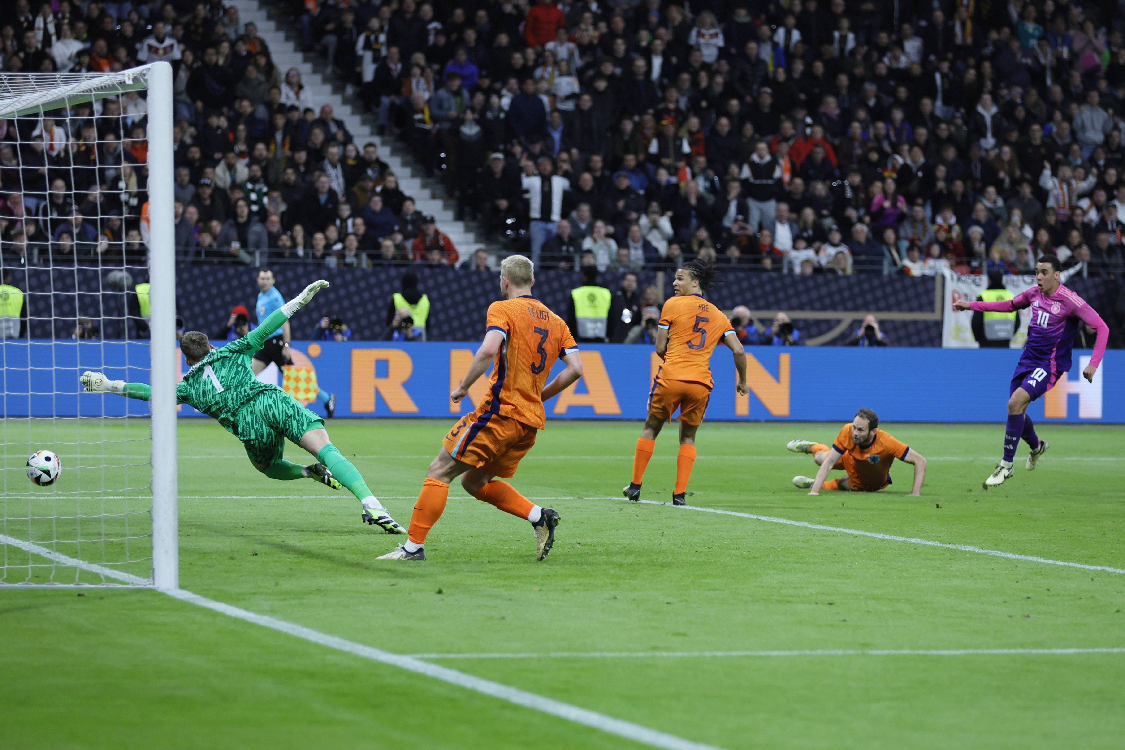 她们虽然也 她们虽然也